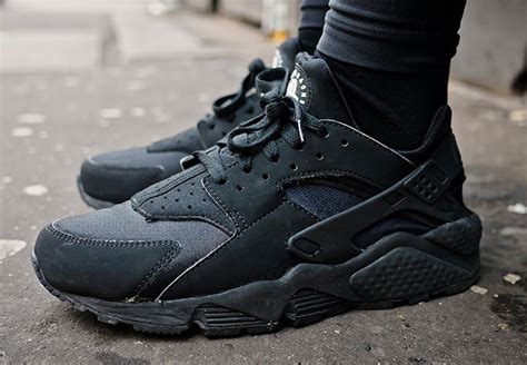 nike huarache black goedkoop|all black Nike Huarache women.